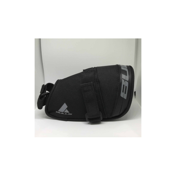 Bulls black under saddle bag
